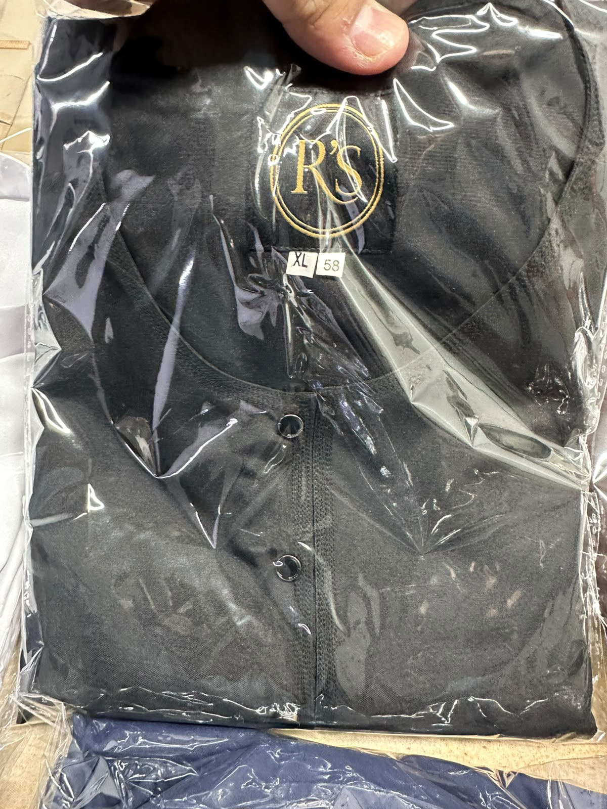 T1-008 Black Emirati Thobe