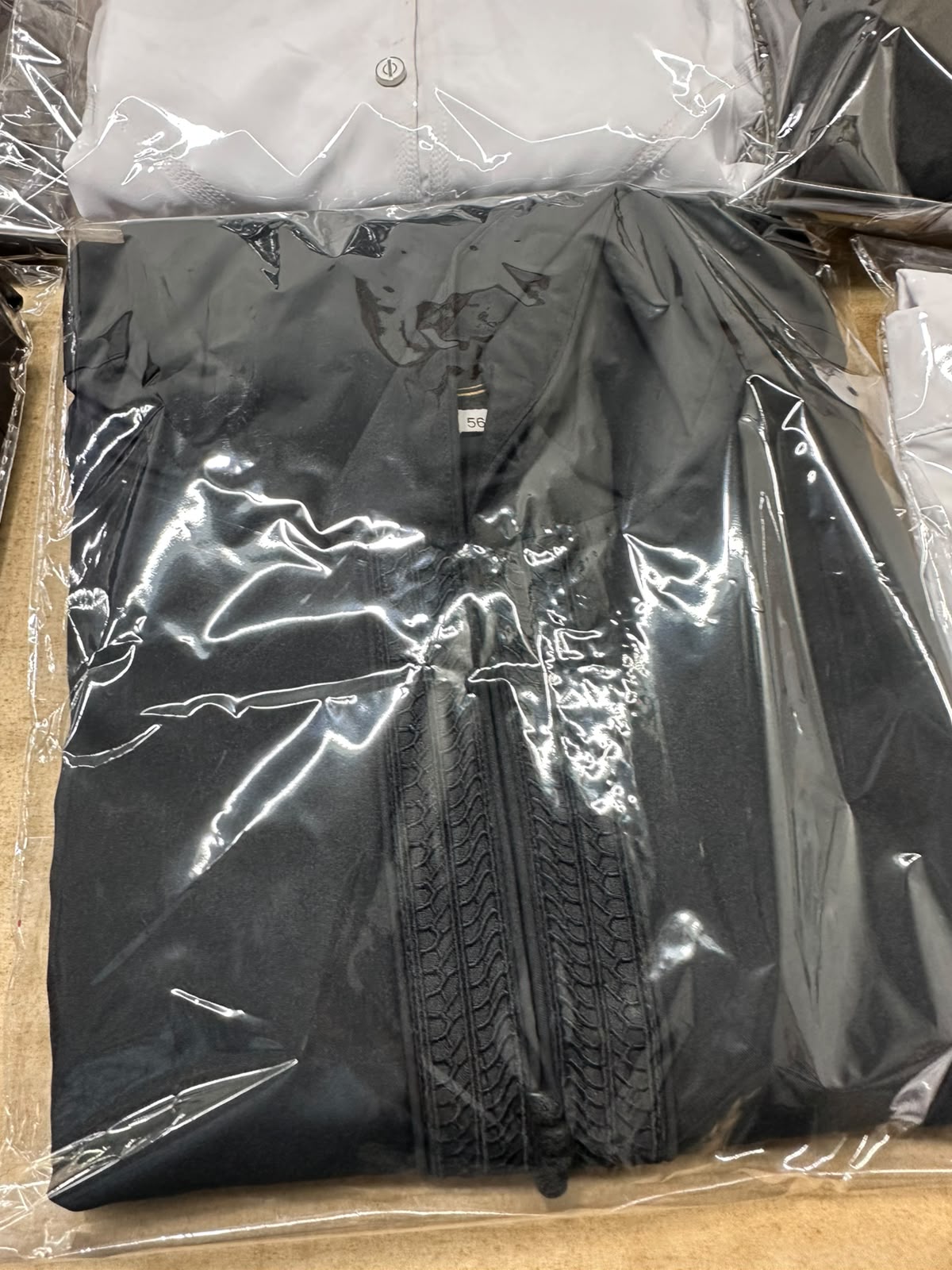 T1-016 Embroidered Black Hoodie Thobe