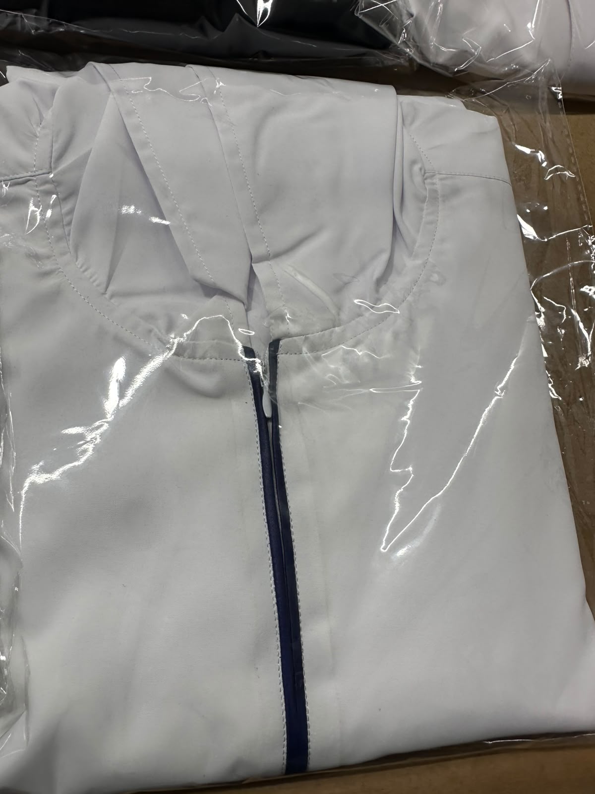 T1-017 White Hoodie Thobe