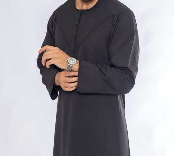 T1-008 Black Emirati Thobe